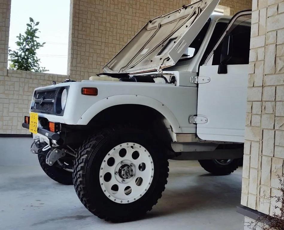 日本玩摩托车人手一辆,日本家庭一人工作养活一家人