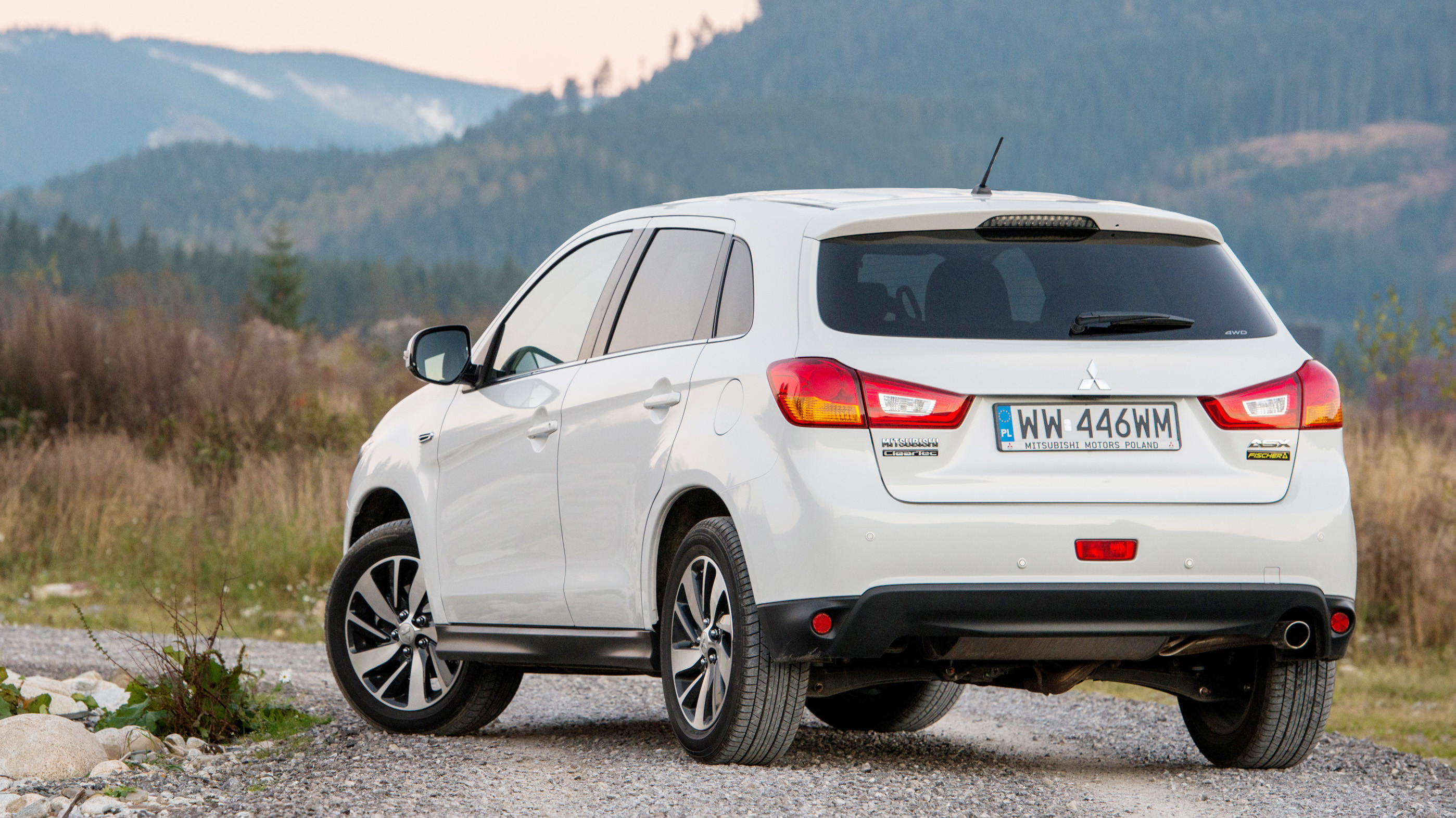 11年款的日系车商务车,11款丰田日系车