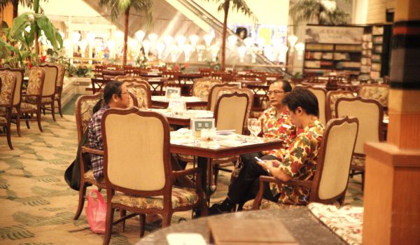 这家酒店有全台唯一「乌龙院主题房」，还能在馆内开赛车