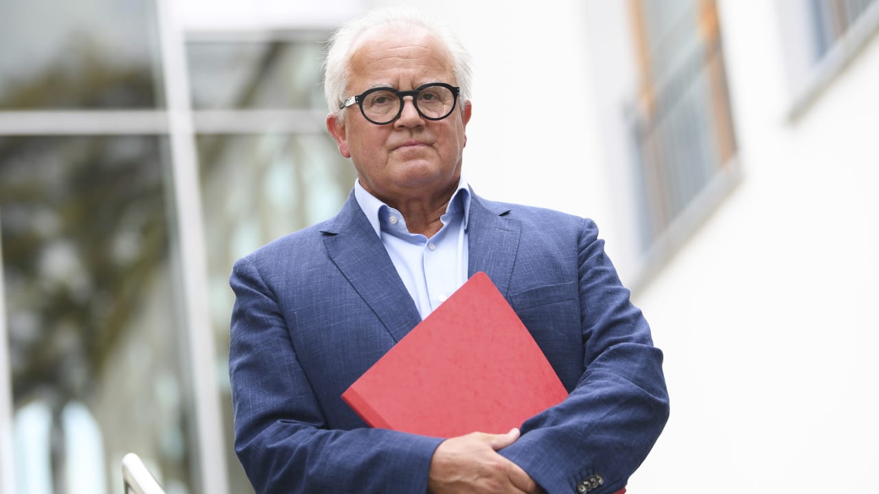 寰峰浗瓒冲崗鍜屾嫓浠佺殑鐭涚浘,寰峰浗瓒冲崗鍐呮垬