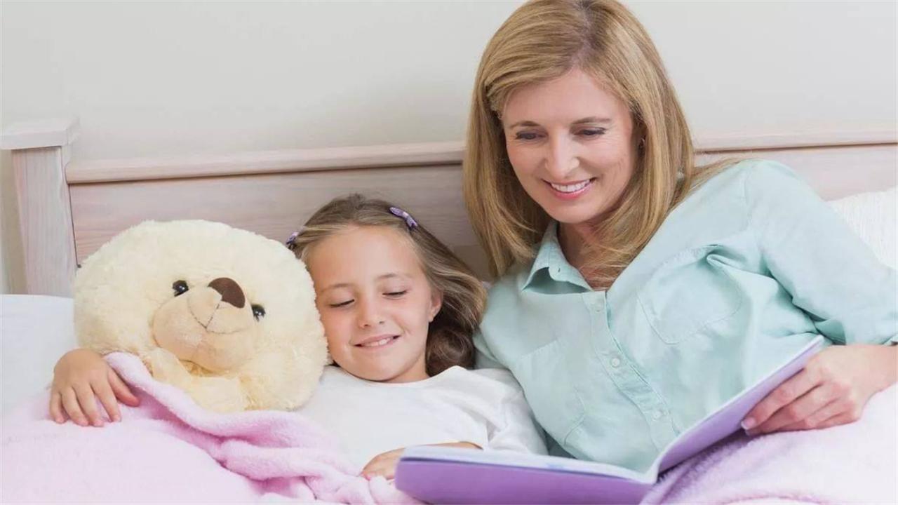 孩子睡觉老踢被子嫌热,孩子睡觉老踢人