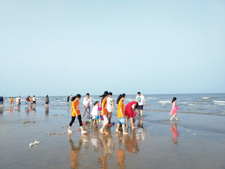 日照第三海水浴场离吴家台远吗,日照吴家台有免费的海水浴场吗