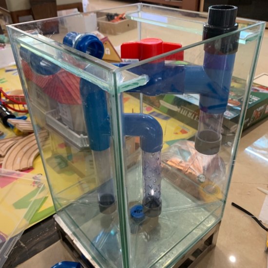 可丽爱鱼缸沉淀仓上放干湿分离盒,可丽爱沉淀仓可以拆吗