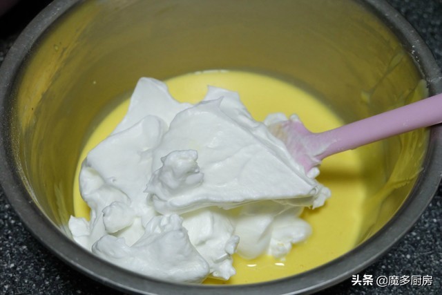 不用面粉做蛋糕只用鸡蛋和牛奶,低糖蛋糕的做法烤箱