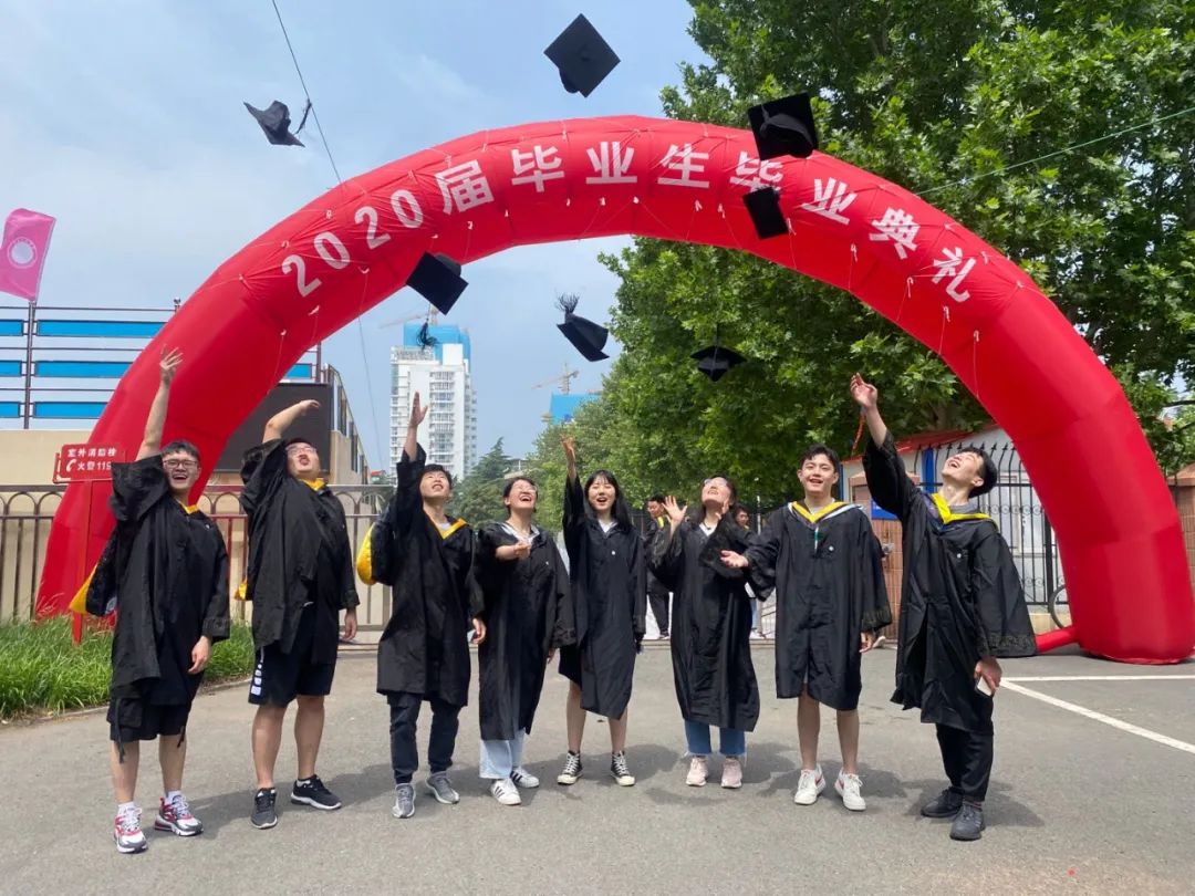 毕业季纸短情长青春永不散场,青春不散场毕业季故事