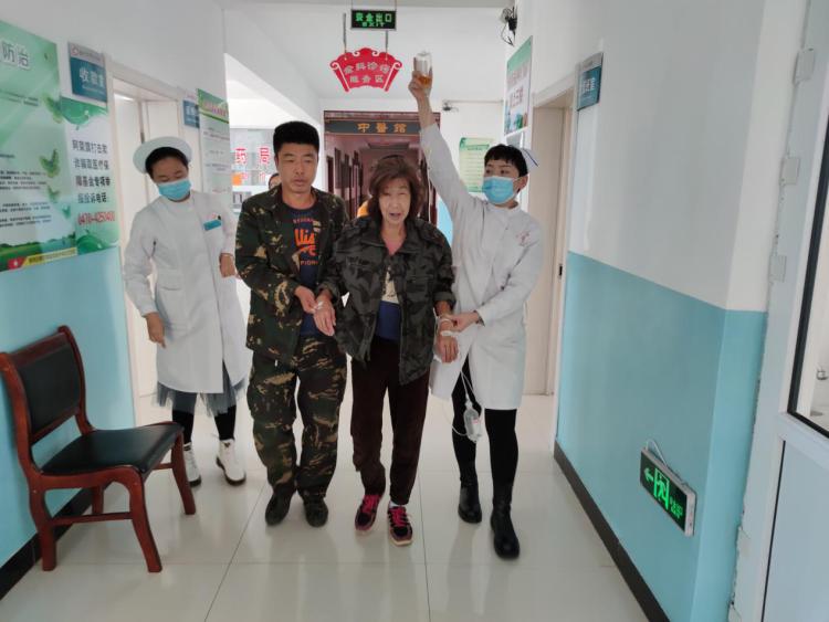 蜜蜂蜇伤最佳急救方法,宝宝被蜜蜂蜇伤怎么办