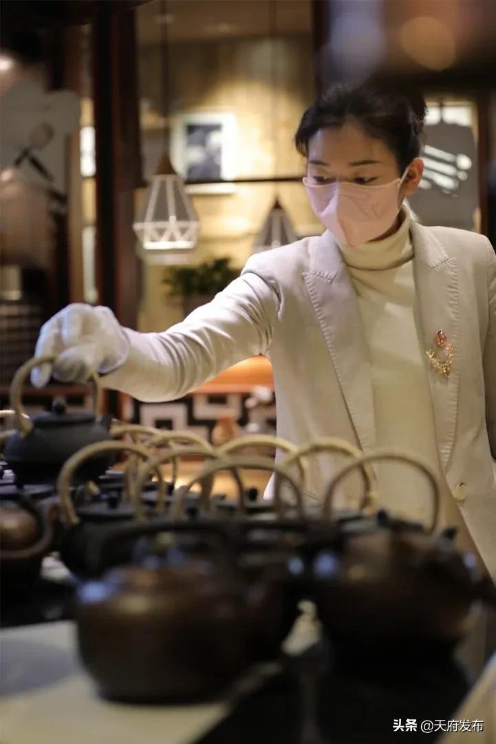 烫火锅喝冰可乐,烫头发吃火锅喝奶茶