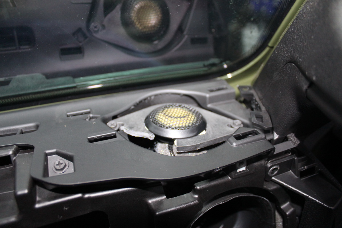 前后两分频8个喇叭,牧马人汽车音响升级方案