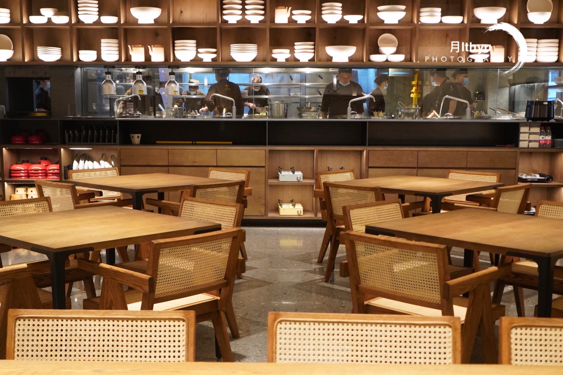 告别中庸，这家鲜湘碰撞菜，带来非凡的味蕾之旅