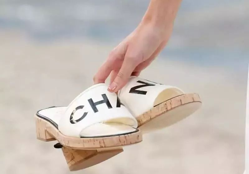 天气也太太太热了，这里有18双仙女拖让你美得不接地气！