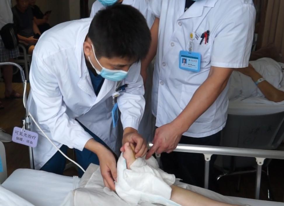 先天性马蹄足患者,先天性马蹄足后期会无法行走吗