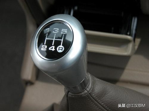 汽车挂不上挡是怎么回事,汽车离合器不回弹而且挂不上挡