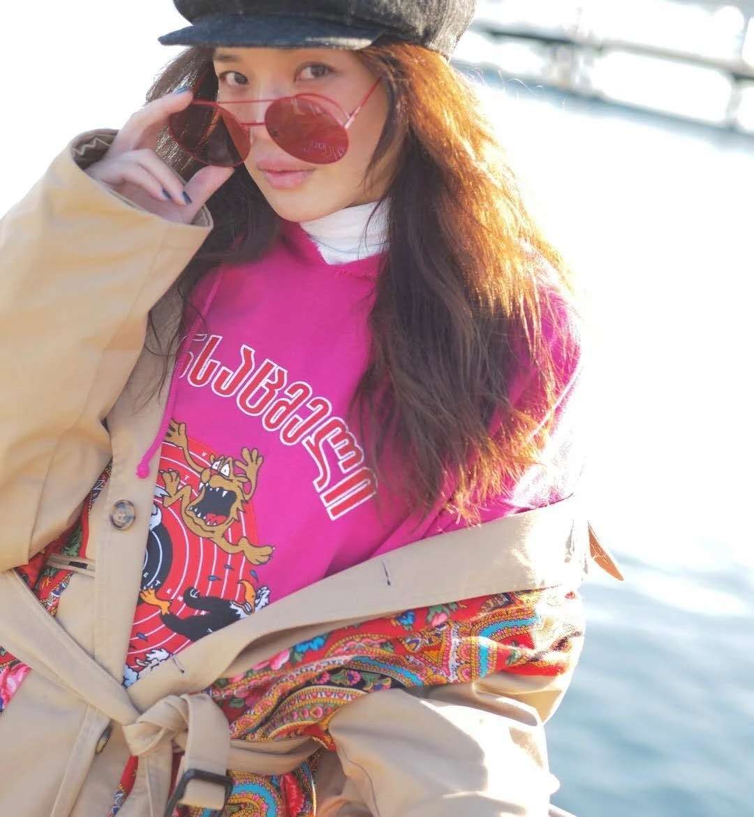 女明星们都穿的什么t恤,今年爆款t恤女