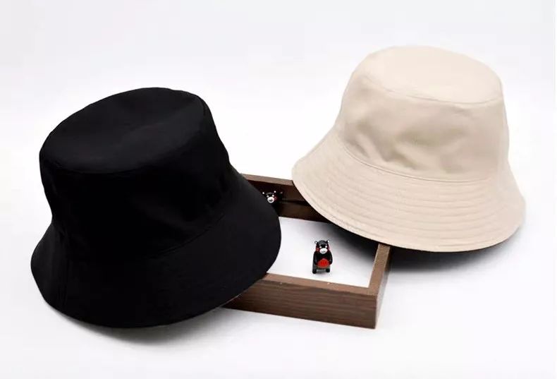 渔夫帽简单日常搭配,渔夫帽要怎么搭配才好看