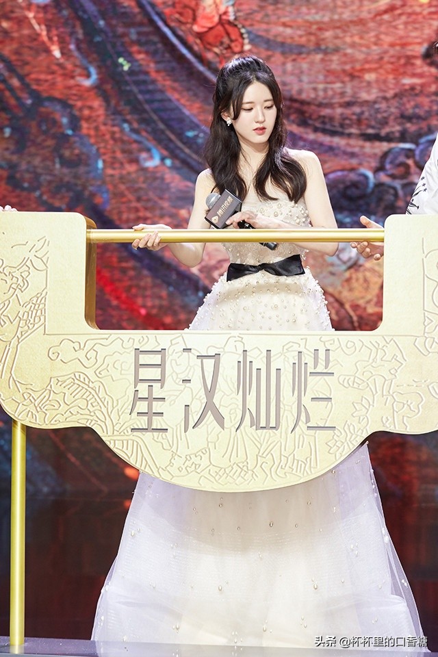 9位同龄不同命女星！赵露思晋升顶流，孟美岐有人气没资源