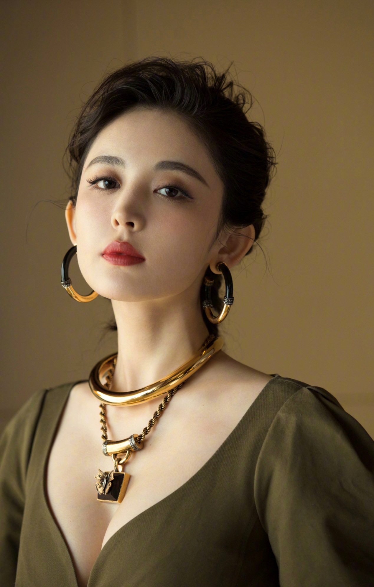 天生的美人胚子,脸上一般具有4个特征,淡妆浓妆都很好看