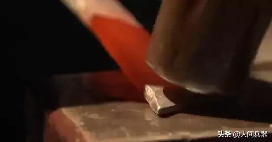 在仓库里找到一把日本武士刀,正宗的日本刀