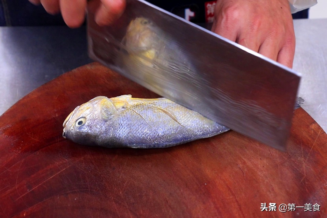 做鱼去腥的方法放酒还是醋,给鱼去腥技巧