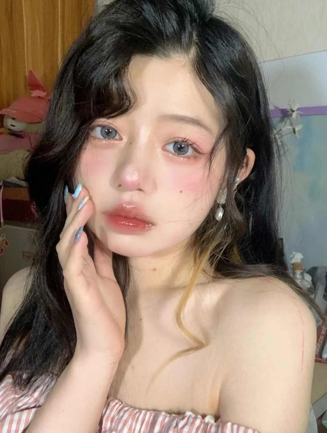 适合大圆脸的发型,圆脸女士短发发型