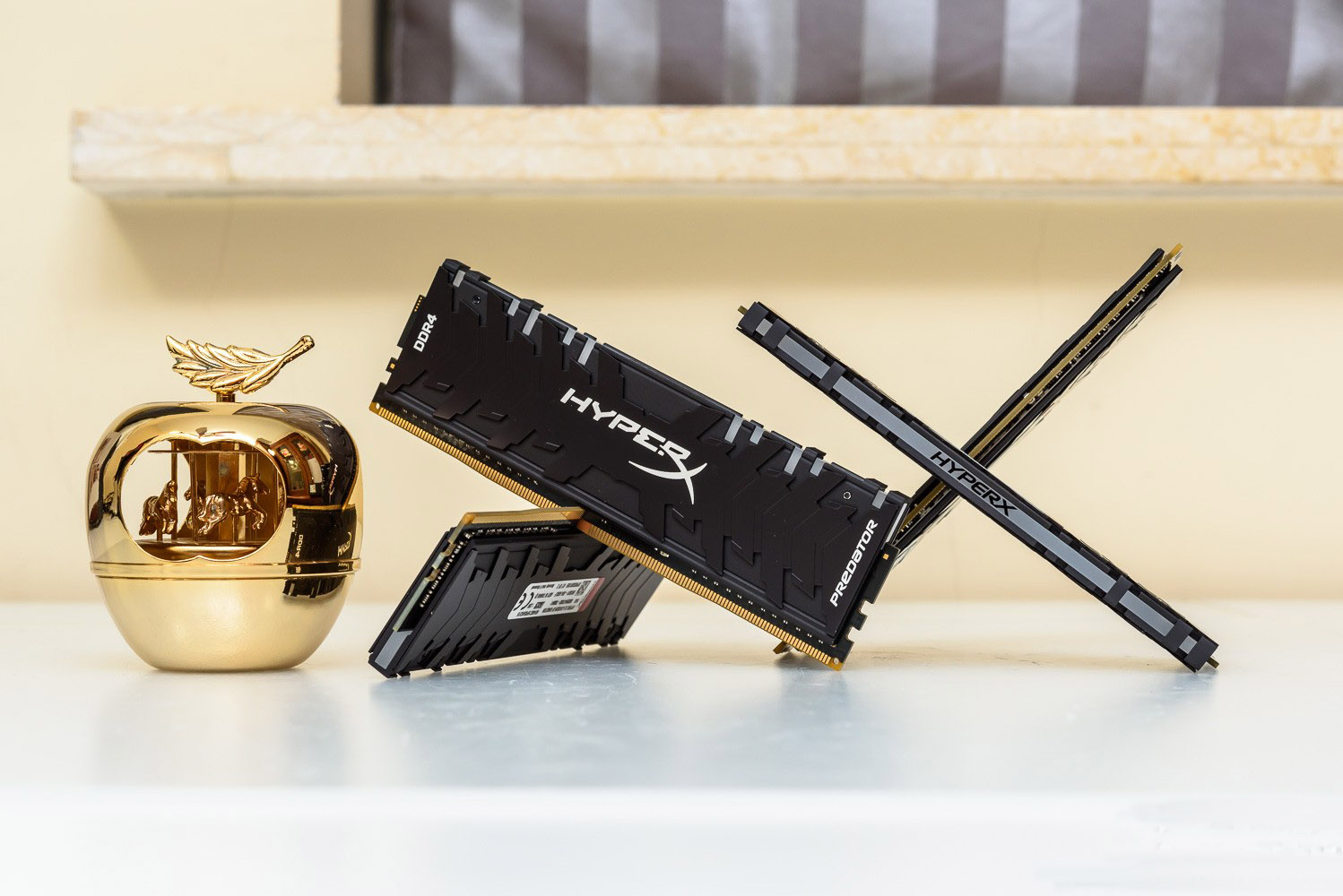 网友八千块买的电脑，又烧显卡又蓝屏，原来一切都是奸商的圈套