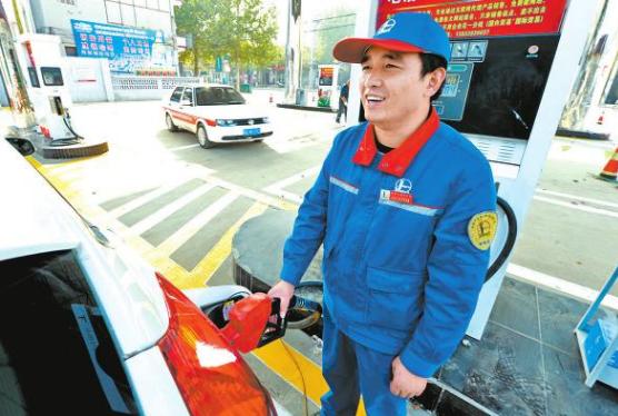 加油站员工每月工资4000,上海加油站员工工资一年十几万