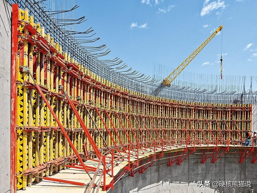 四天盖一层中国首创空中造楼机,中国独创空中造楼机