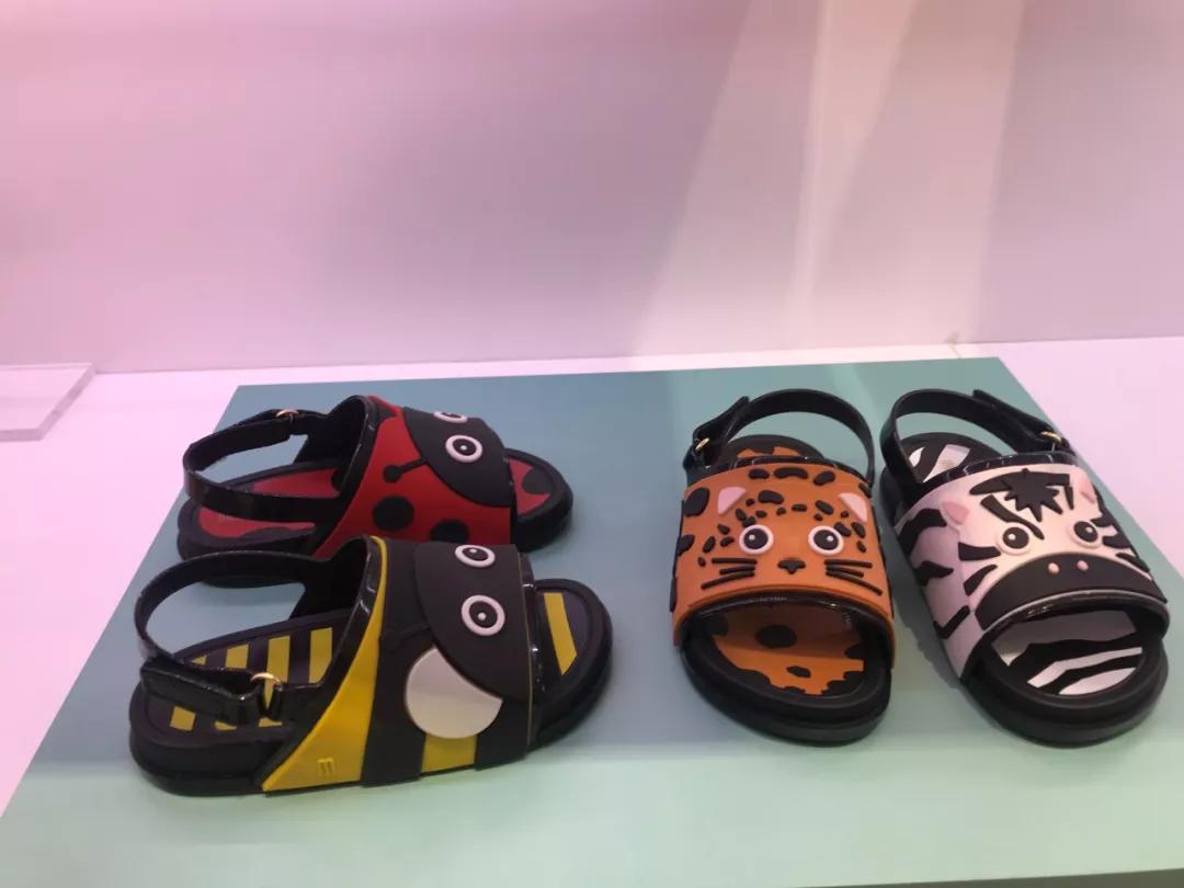 儿童凉鞋什么材质耐穿又好看,儿童凉鞋怎么推荐