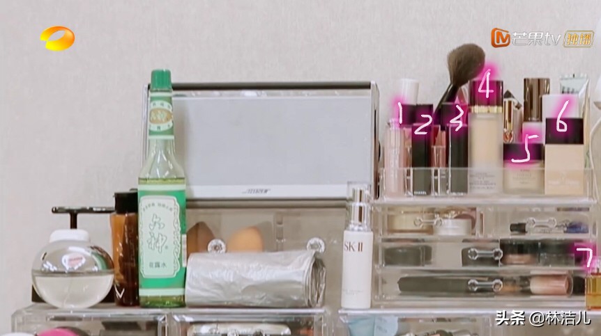 何雯娜吴昕我家小两口,我家那闺女吴昕黑羽绒服同款