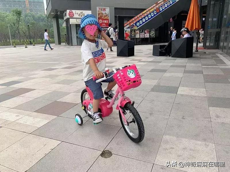 乔治小王子调皮可爱,乔治小王子芭蕾舞视频