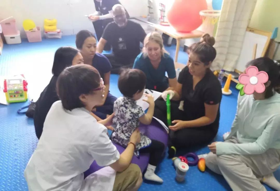 宝宝手臂用不上劲是什么情况,宝宝手臂不光滑怎么回事