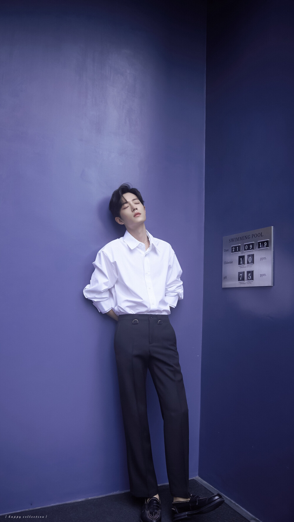 肖战新造型穿益字白T,手绘漫画传递正能量,总算复出有望了