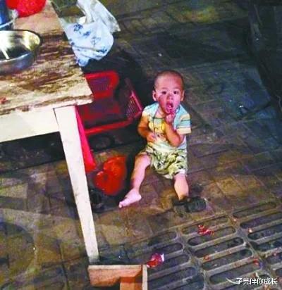 想靠摆地摊一年挣50万真的很难吗,90后男子摆地摊两个月赚7万