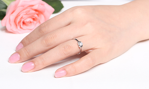 怎样挑选性价比高的钻戒,挑选水滴形钻戒从这几点下手