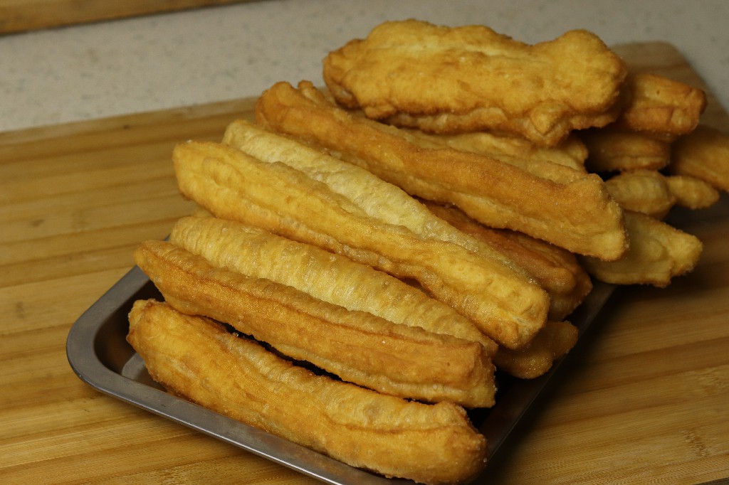 炸油条用泡打粉吗,碱面泡打粉盐炸油条的比例