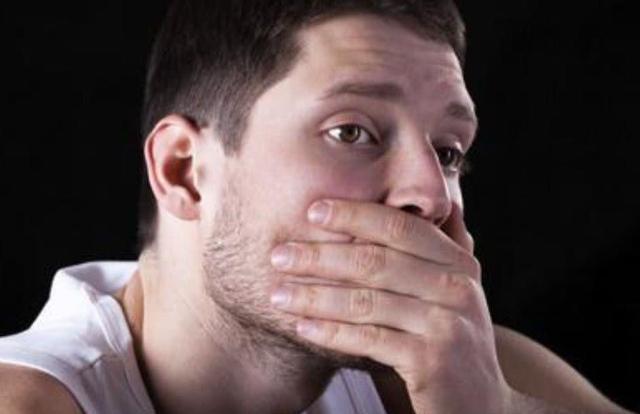 口苦口干口臭是什么原因怎么治疗,老人晚上睡觉口干口苦是什么原因