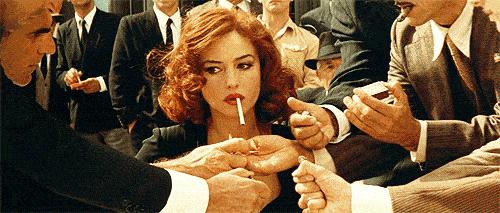 没人追的女生和很多人追的女生，未来的境遇如何？