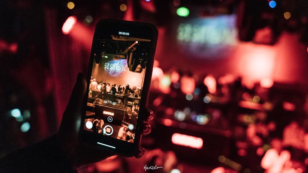 武汉嫂子和男将的秘密狂欢派对，在沿江大道153号