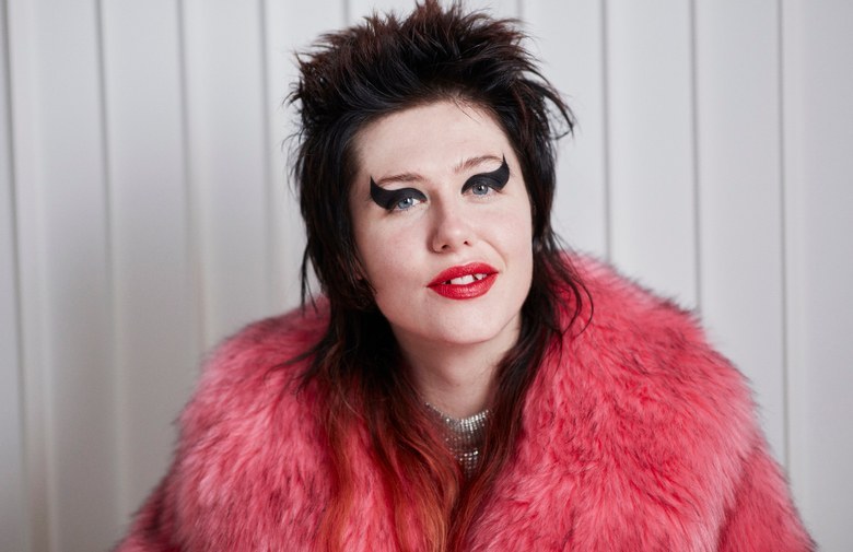 gucci口红广告语是什么,gucci口红广告老太太海报