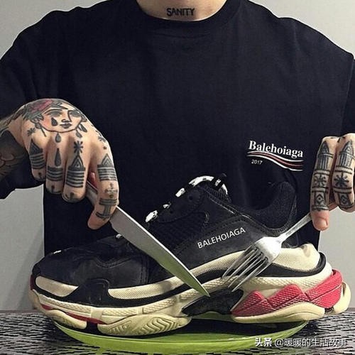 2023秋冬男装卫衣流行,2019年秋冬流行格子衬衫男