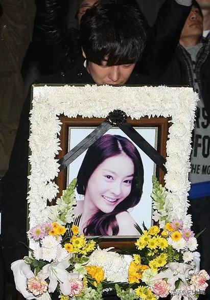 韩国永远的丑陋疤痕，“穿上新衣服我就要招待新的男人！”