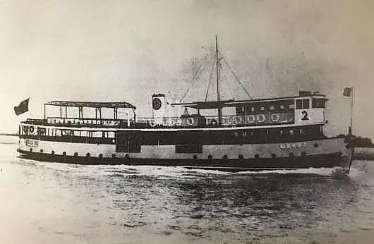 鎴戜滑鐨勮蹇嗘濡備竴鏉℃祦鍔ㄧ殑澶ф渤,绌垮煄璁板繂