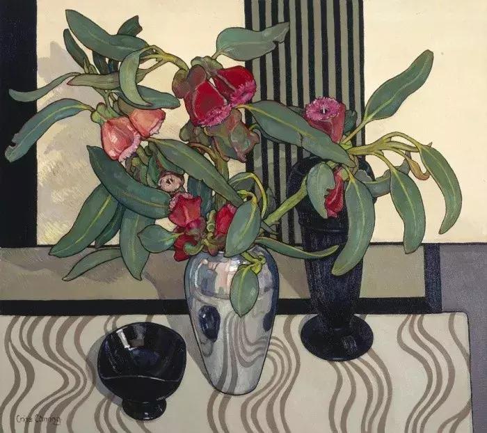 她72岁，画了50多年的画，花儿在她笔下都有了个性