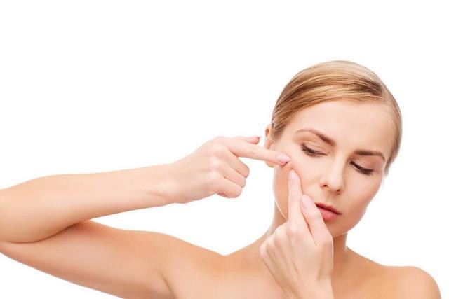 被黑头粉刺挤出来的痘痘怎么办,被粉刺闭口困扰怎么办