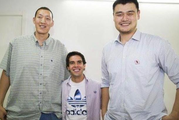 姚明的身高是大家讨论的话题,姚明有多高真实身高你绝对想不到