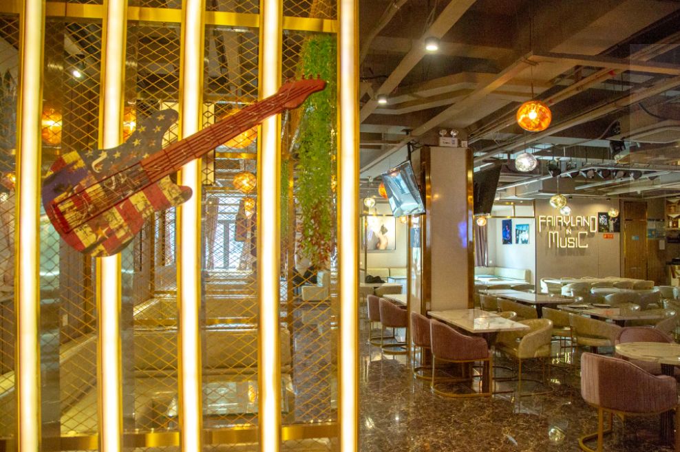 上海仅118元抢313元FIM西餐音乐酒吧3人餐~扒烤新西兰羊排+...