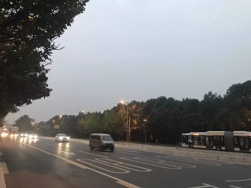 凤凰山体育中心作用,凤凰山体育中心最新动态