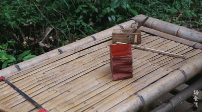 大爷造鲁班凳,60岁中国大爷徒手做鲁班凳