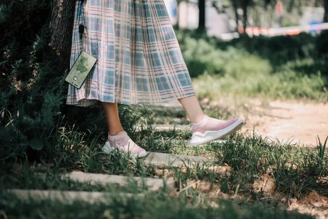 比“裸奔”还爽的脚感，70元穿出千元的感觉，竟然还有“踩屎感”