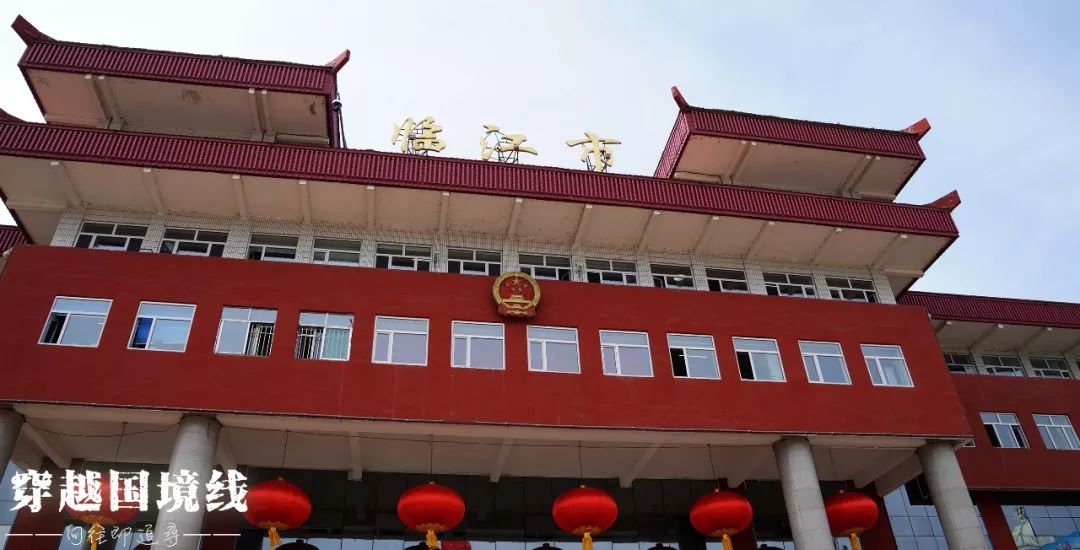 长白山是不是又叫白山了,长白山和白山是一个地方吗