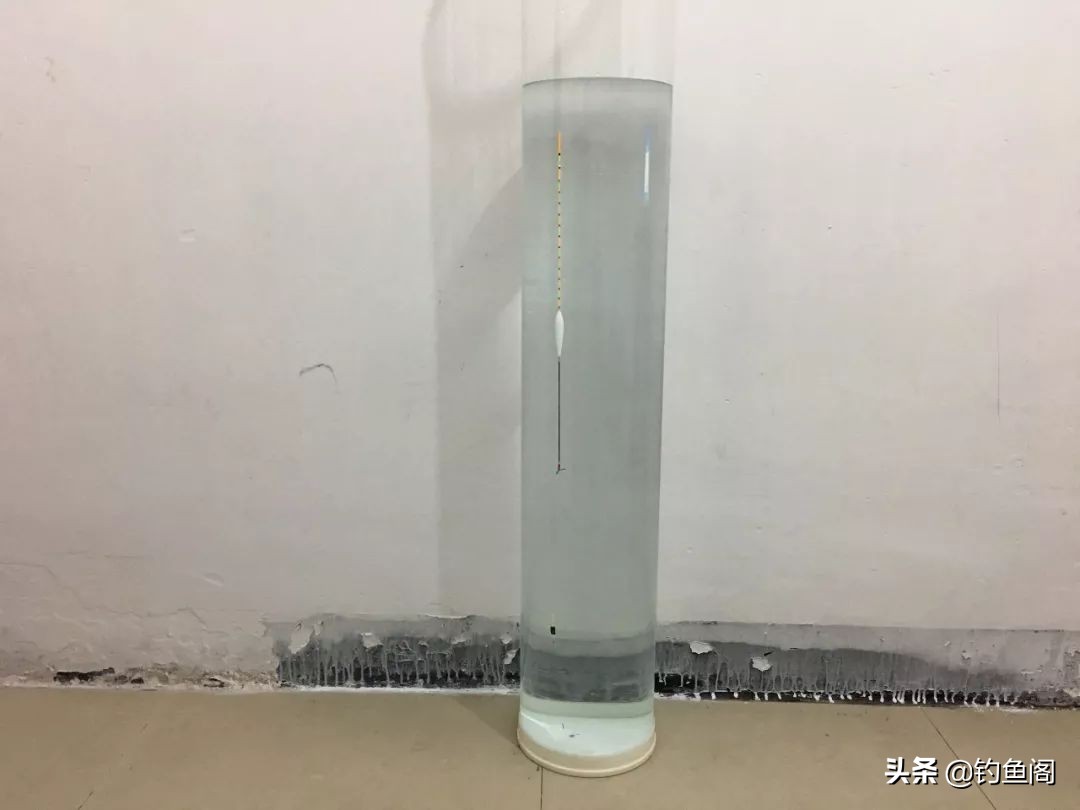 新手带钩调漂最简单方法,新手钓鲤鱼的最佳调漂方法